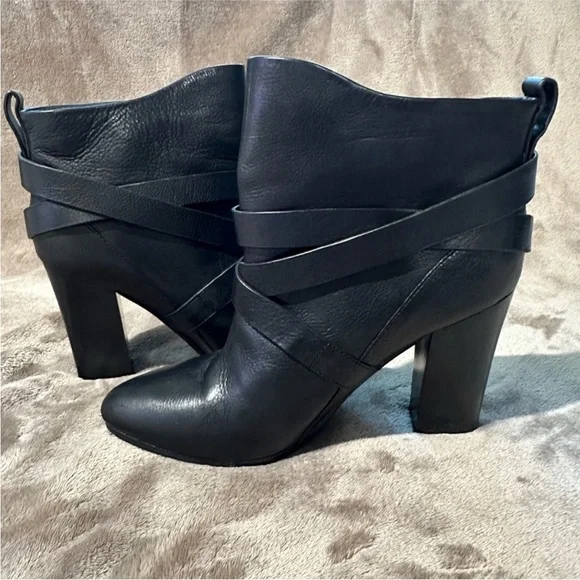 NWOB Belle by Sigerson Morrison Black “Floria" Booties - Picture 5 of 6